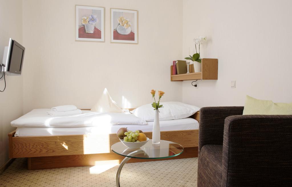 היטזאקר Ferien- Und Wellnesshotel Waldfrieden חדר תמונה