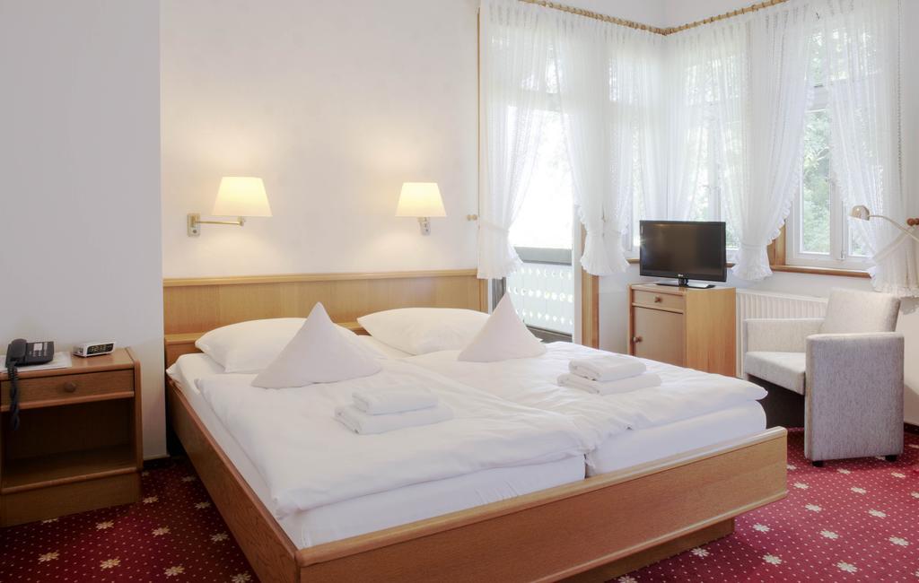 היטזאקר Ferien- Und Wellnesshotel Waldfrieden חדר תמונה
