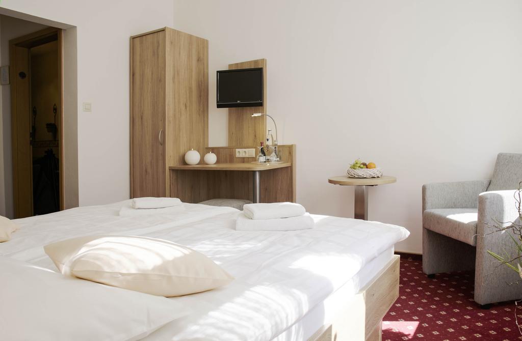 היטזאקר Ferien- Und Wellnesshotel Waldfrieden חדר תמונה
